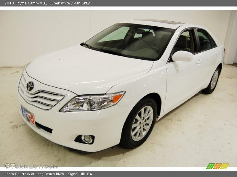 Super White / Ash Gray 2010 Toyota Camry XLE