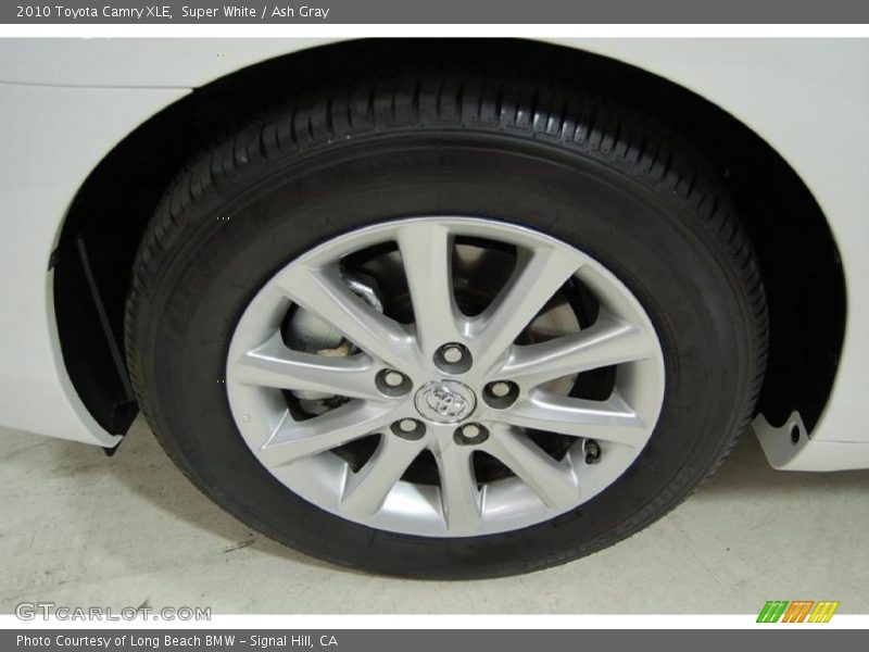 Super White / Ash Gray 2010 Toyota Camry XLE