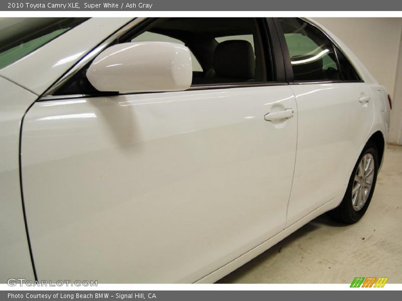 Super White / Ash Gray 2010 Toyota Camry XLE