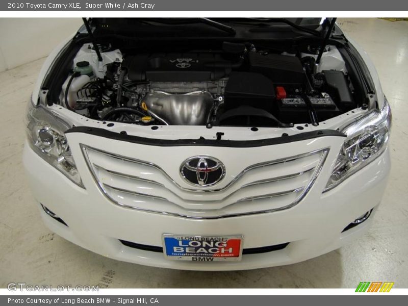 Super White / Ash Gray 2010 Toyota Camry XLE