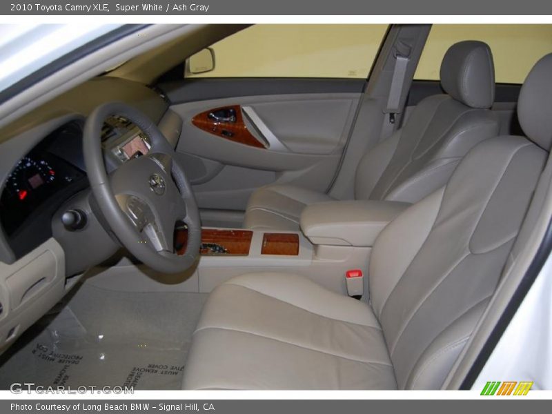 Super White / Ash Gray 2010 Toyota Camry XLE
