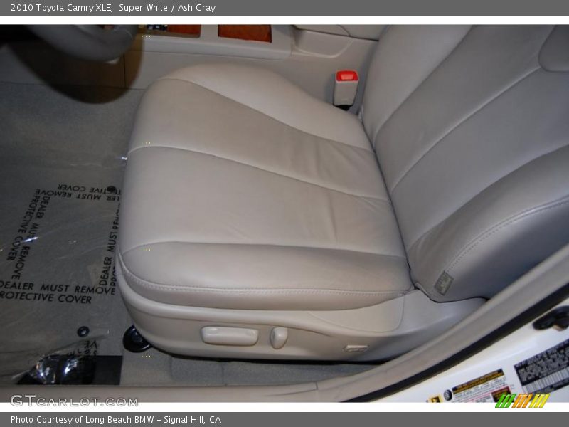 Super White / Ash Gray 2010 Toyota Camry XLE