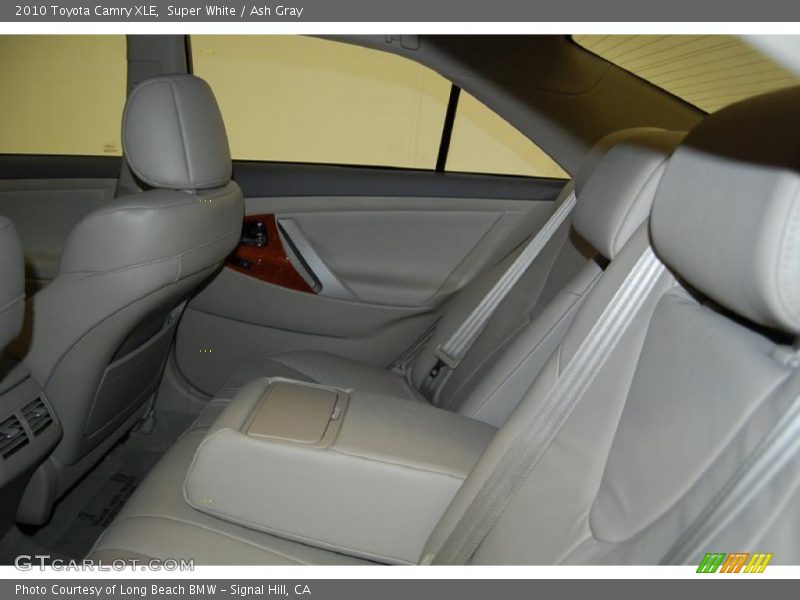 Super White / Ash Gray 2010 Toyota Camry XLE