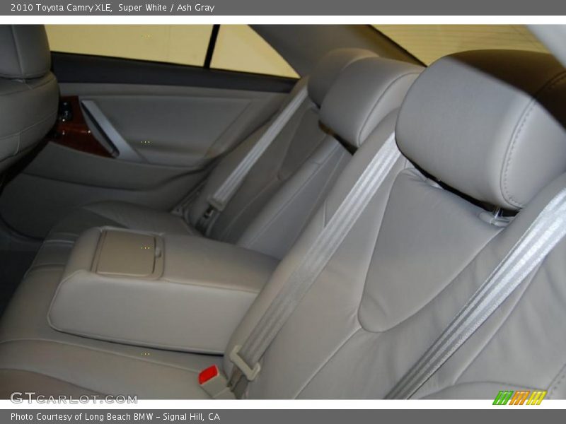 Super White / Ash Gray 2010 Toyota Camry XLE