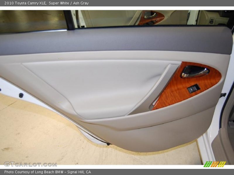 Super White / Ash Gray 2010 Toyota Camry XLE