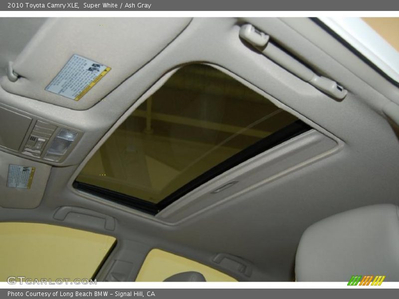 Super White / Ash Gray 2010 Toyota Camry XLE