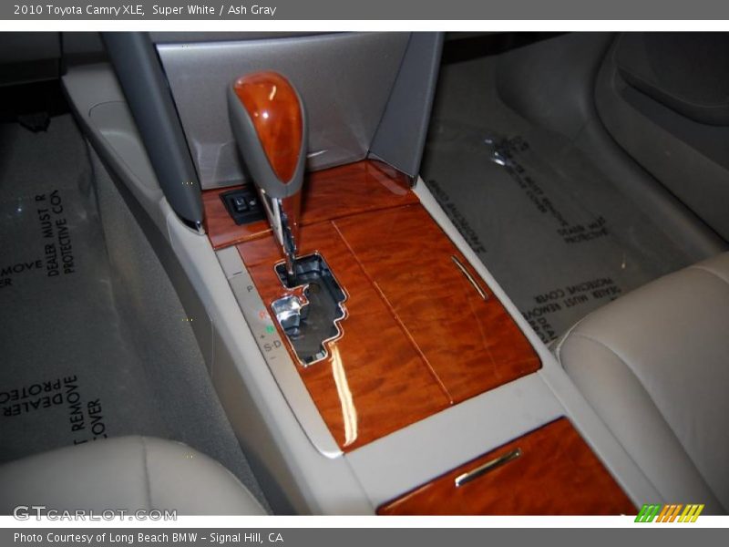 Super White / Ash Gray 2010 Toyota Camry XLE