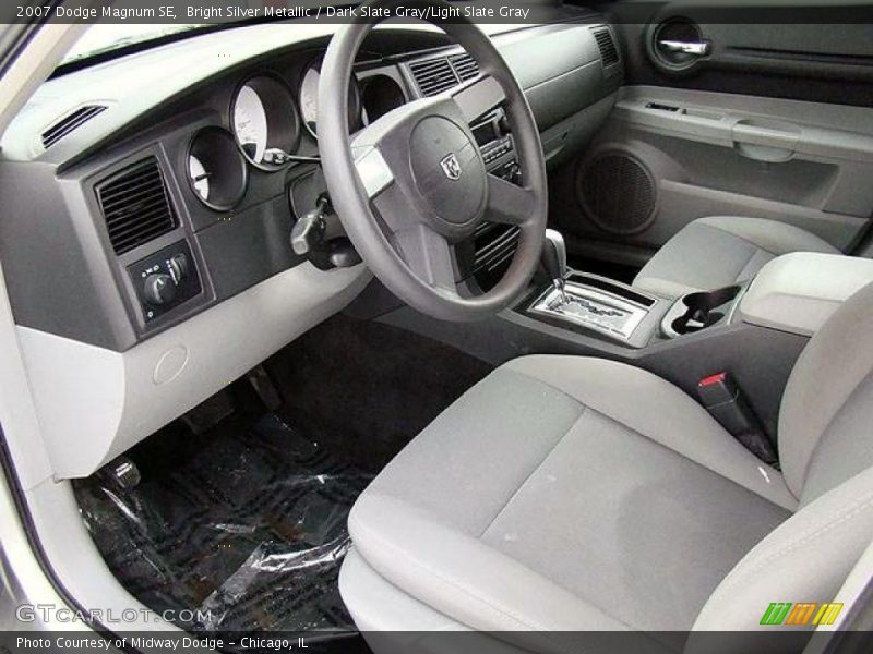 Bright Silver Metallic / Dark Slate Gray/Light Slate Gray 2007 Dodge Magnum SE