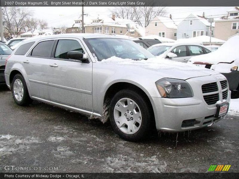Bright Silver Metallic / Dark Slate Gray/Light Slate Gray 2007 Dodge Magnum SE