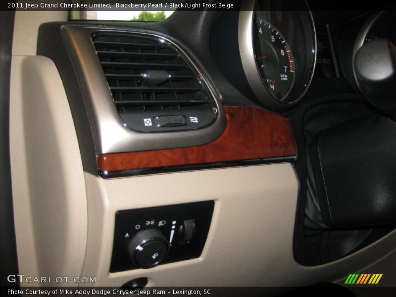 Blackberry Pearl / Black/Light Frost Beige 2011 Jeep Grand Cherokee Limited