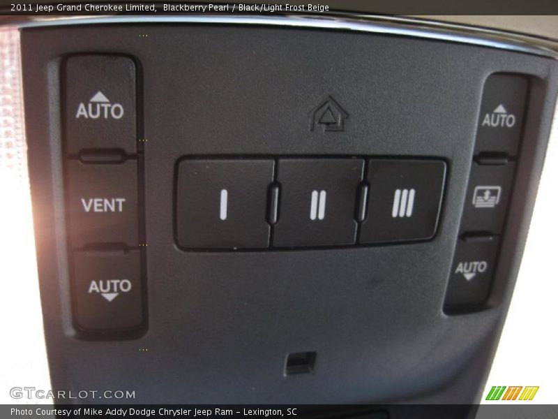 Blackberry Pearl / Black/Light Frost Beige 2011 Jeep Grand Cherokee Limited