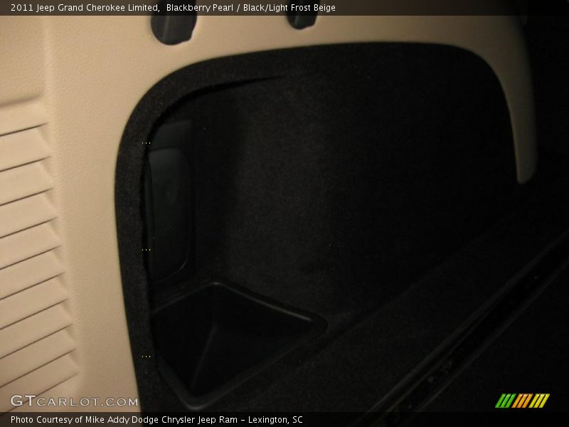 Blackberry Pearl / Black/Light Frost Beige 2011 Jeep Grand Cherokee Limited