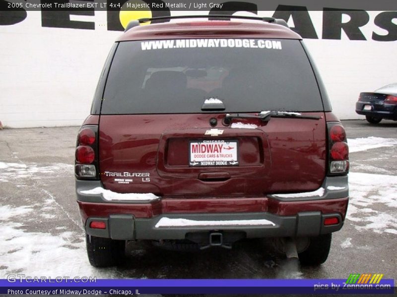 Majestic Red Metallic / Light Gray 2005 Chevrolet TrailBlazer EXT LT 4x4