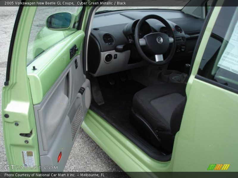 Cyber Green Metallic / Black 2005 Volkswagen New Beetle GL Coupe