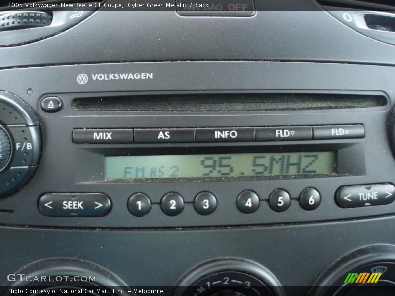 Cyber Green Metallic / Black 2005 Volkswagen New Beetle GL Coupe