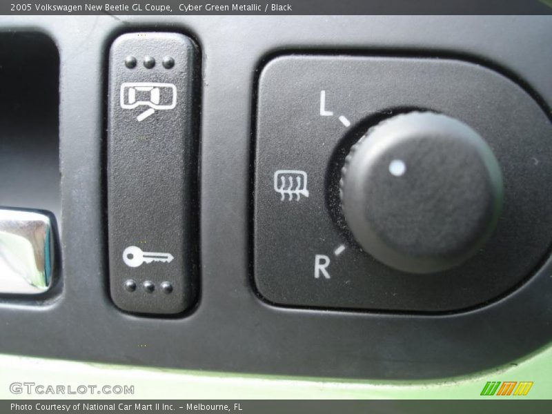 Cyber Green Metallic / Black 2005 Volkswagen New Beetle GL Coupe
