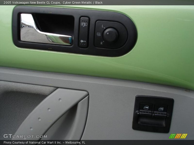 Cyber Green Metallic / Black 2005 Volkswagen New Beetle GL Coupe