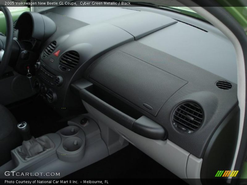 Cyber Green Metallic / Black 2005 Volkswagen New Beetle GL Coupe