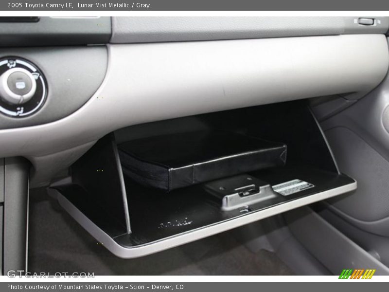 Lunar Mist Metallic / Gray 2005 Toyota Camry LE