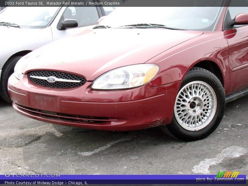 Matador Red Metallic / Medium Graphite 2003 Ford Taurus SE