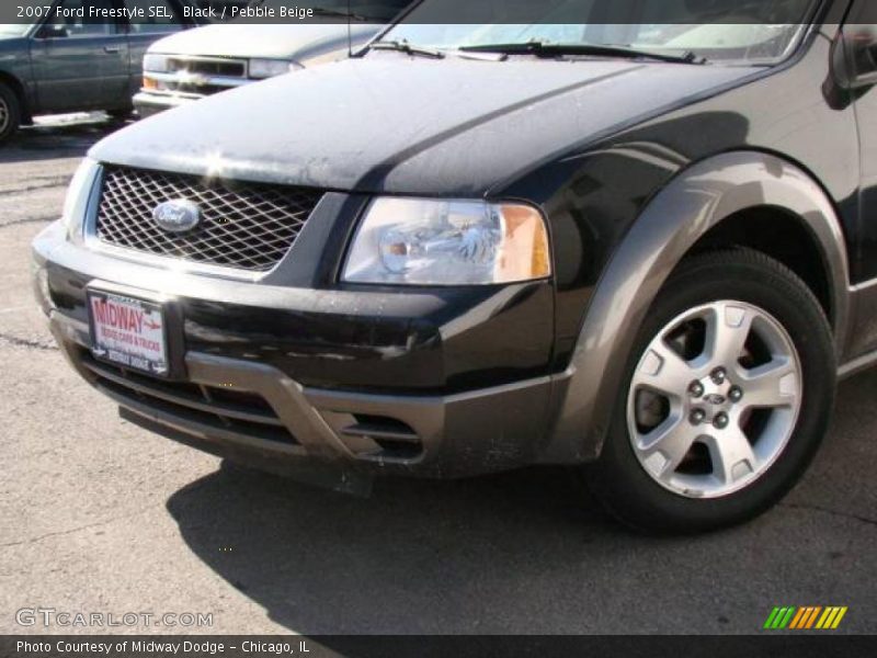 Black / Pebble Beige 2007 Ford Freestyle SEL