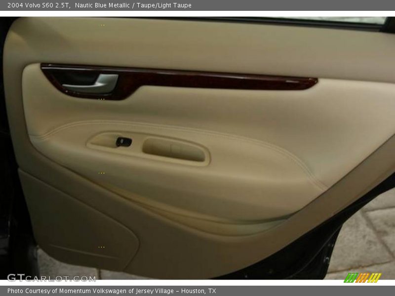 Nautic Blue Metallic / Taupe/Light Taupe 2004 Volvo S60 2.5T