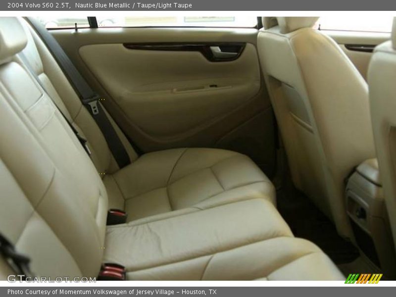 Nautic Blue Metallic / Taupe/Light Taupe 2004 Volvo S60 2.5T