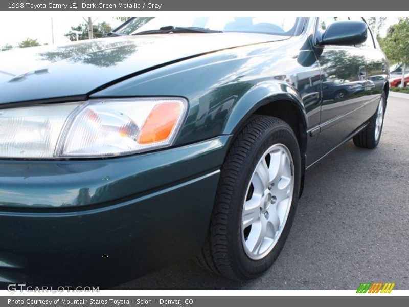 Dark Green Metallic / Gray 1998 Toyota Camry LE