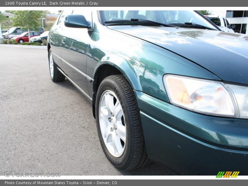 Dark Green Metallic / Gray 1998 Toyota Camry LE