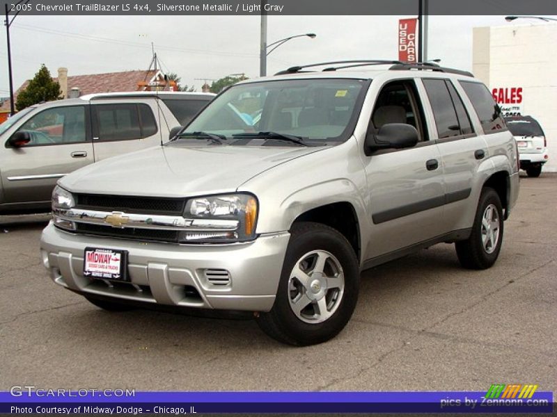 Silverstone Metallic / Light Gray 2005 Chevrolet TrailBlazer LS 4x4