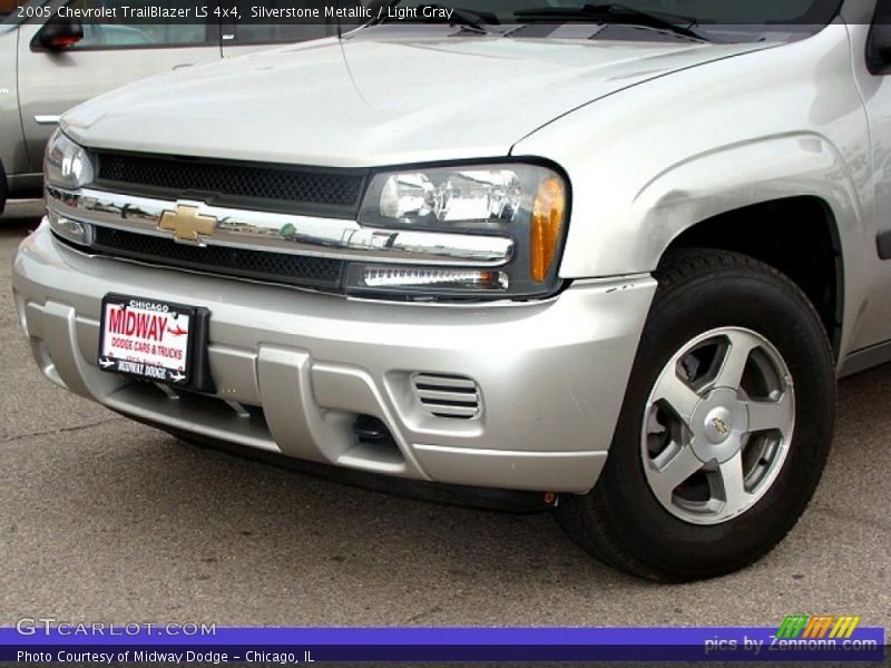 Silverstone Metallic / Light Gray 2005 Chevrolet TrailBlazer LS 4x4