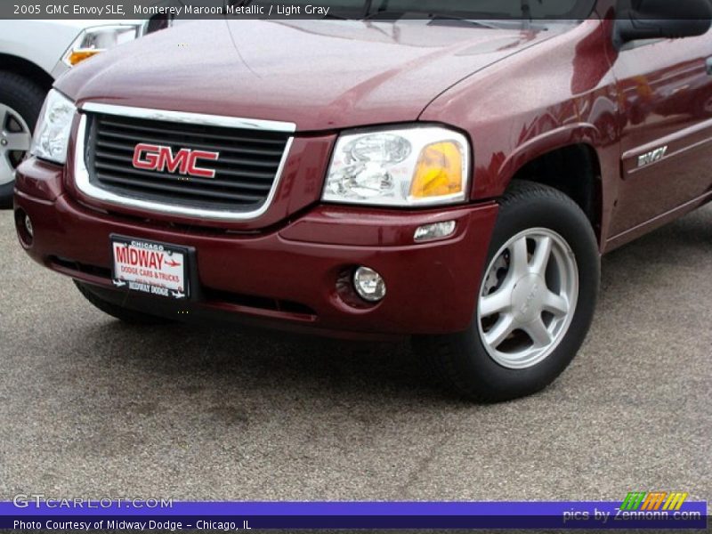 Monterey Maroon Metallic / Light Gray 2005 GMC Envoy SLE