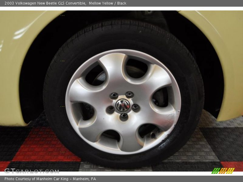 Mellow Yellow / Black 2003 Volkswagen New Beetle GLS Convertible