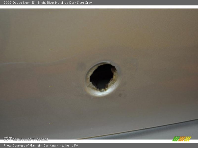 Bright Silver Metallic / Dark Slate Gray 2002 Dodge Neon ES