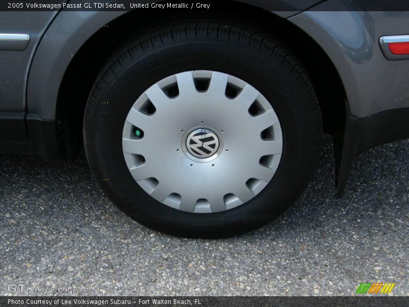 United Grey Metallic / Grey 2005 Volkswagen Passat GL TDI Sedan