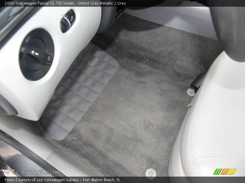 United Grey Metallic / Grey 2005 Volkswagen Passat GL TDI Sedan