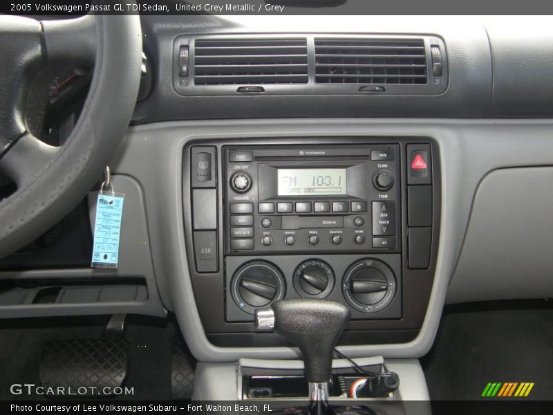 United Grey Metallic / Grey 2005 Volkswagen Passat GL TDI Sedan