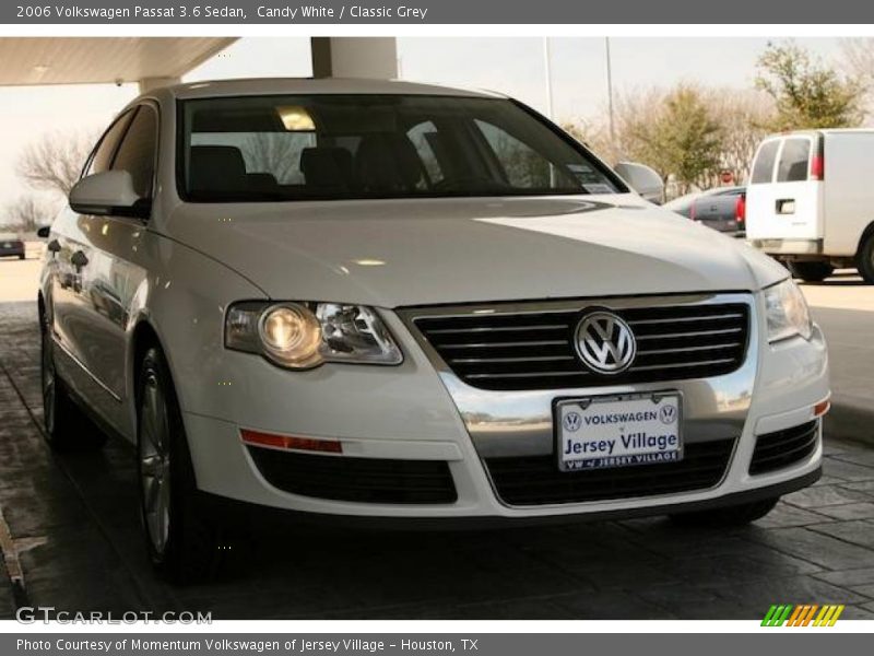 Candy White / Classic Grey 2006 Volkswagen Passat 3.6 Sedan