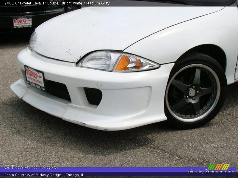 Bright White / Medium Gray 2001 Chevrolet Cavalier Coupe