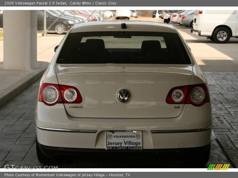 Candy White / Classic Grey 2006 Volkswagen Passat 3.6 Sedan