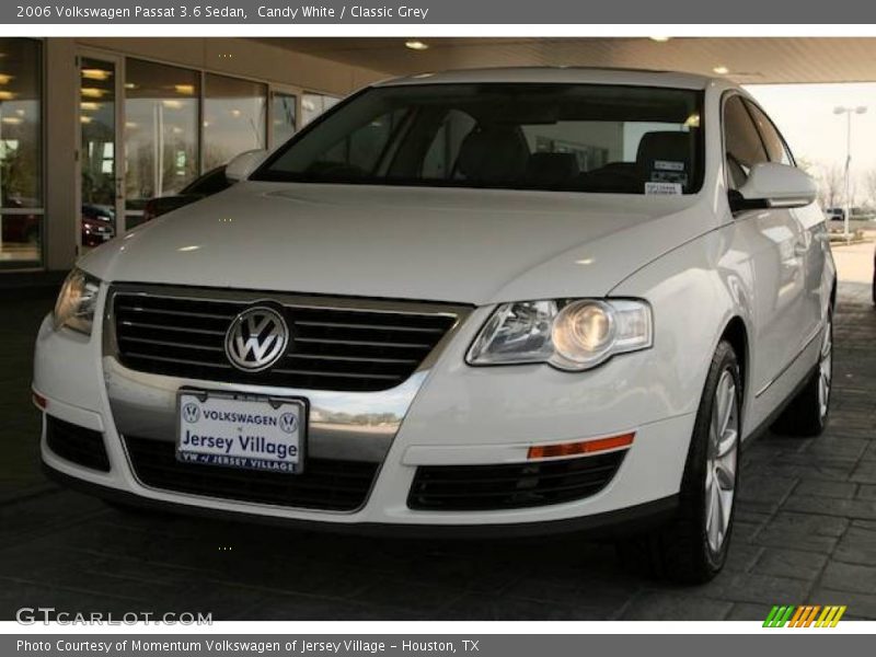 Candy White / Classic Grey 2006 Volkswagen Passat 3.6 Sedan