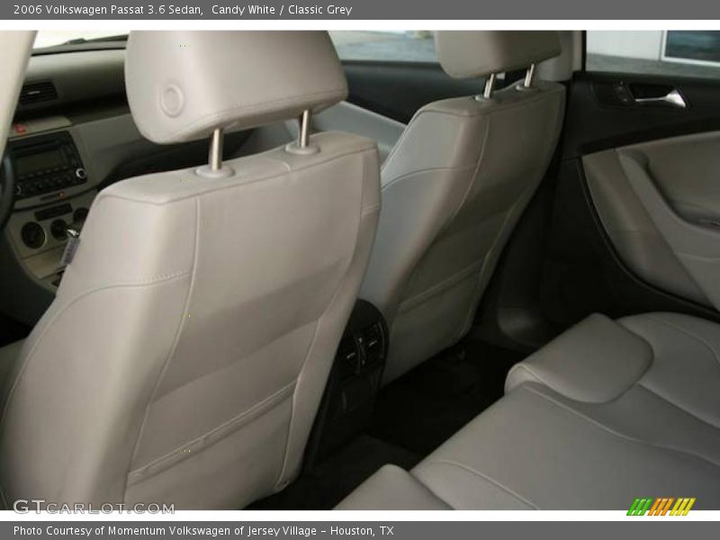 Candy White / Classic Grey 2006 Volkswagen Passat 3.6 Sedan