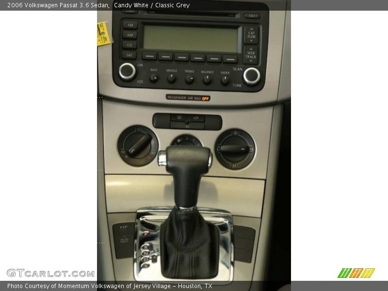 Candy White / Classic Grey 2006 Volkswagen Passat 3.6 Sedan