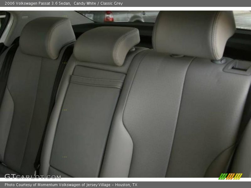 Candy White / Classic Grey 2006 Volkswagen Passat 3.6 Sedan