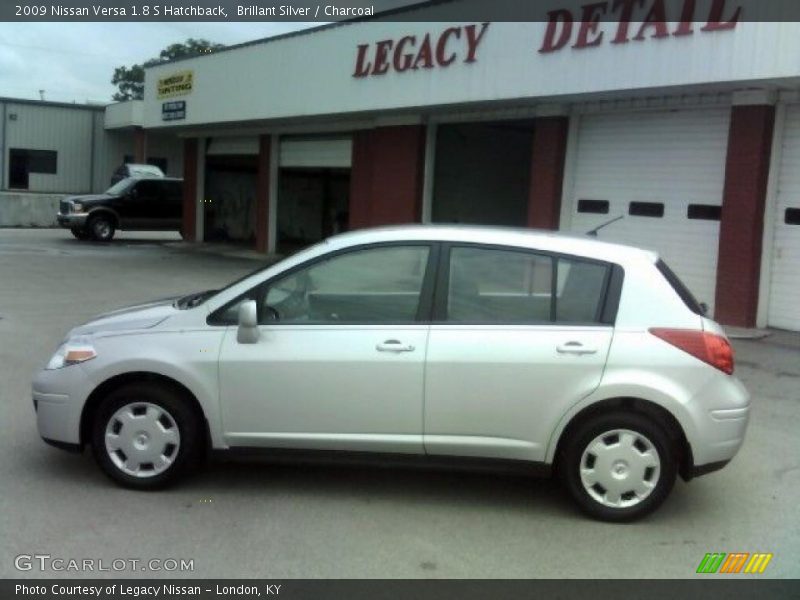 Brillant Silver / Charcoal 2009 Nissan Versa 1.8 S Hatchback