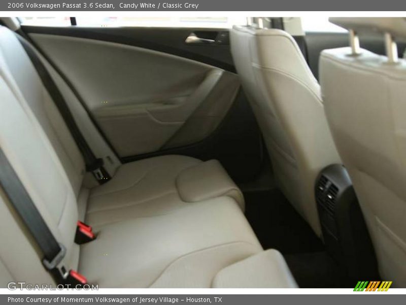 Candy White / Classic Grey 2006 Volkswagen Passat 3.6 Sedan
