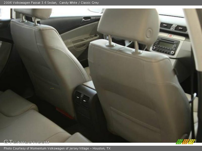 Candy White / Classic Grey 2006 Volkswagen Passat 3.6 Sedan