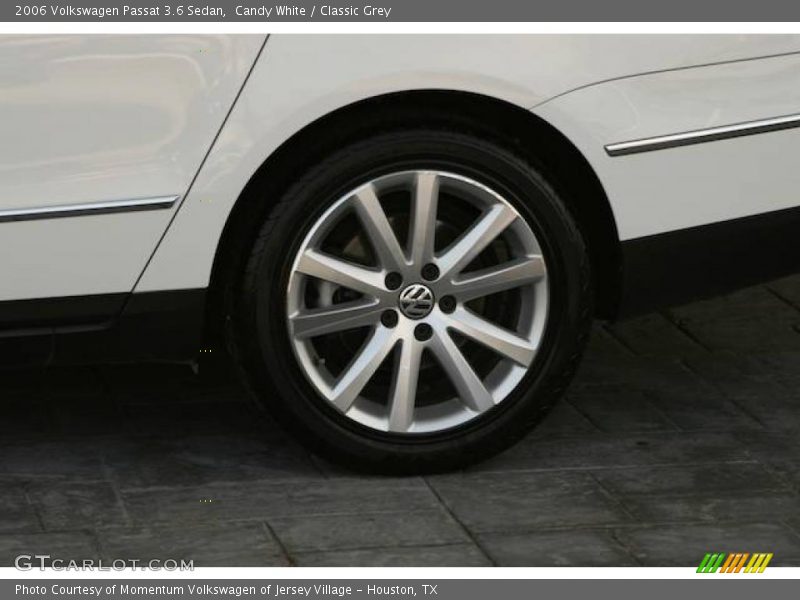 Candy White / Classic Grey 2006 Volkswagen Passat 3.6 Sedan