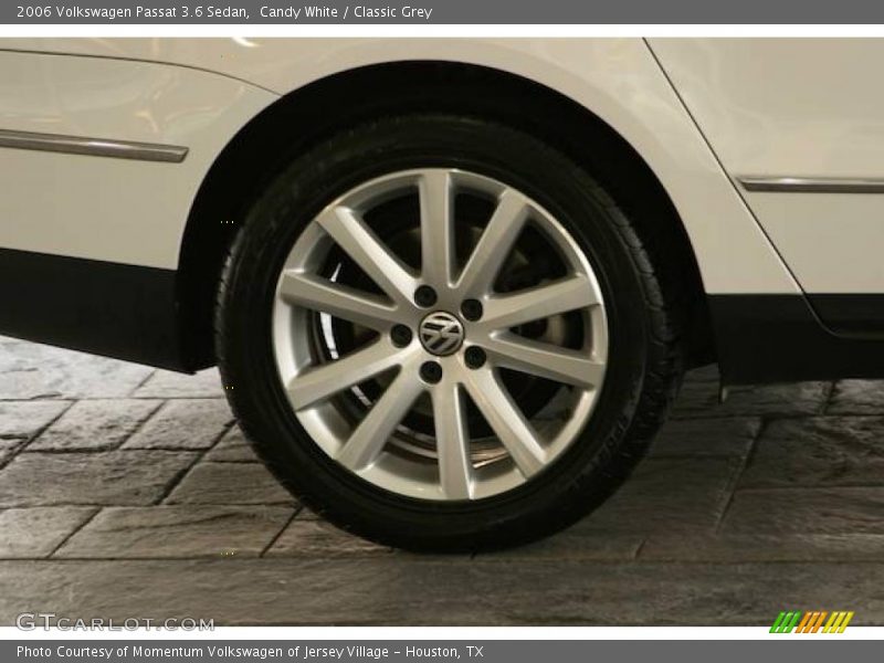 Candy White / Classic Grey 2006 Volkswagen Passat 3.6 Sedan