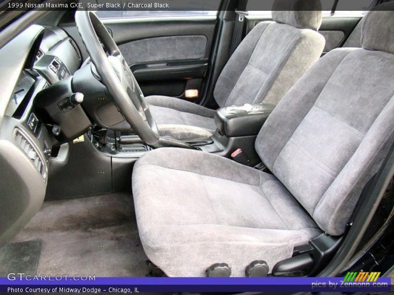 Super Black / Charcoal Black 1999 Nissan Maxima GXE